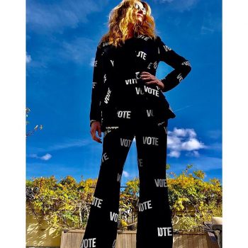 julia-roberts-encourages-people-to-vote-rocking-christian-siriano