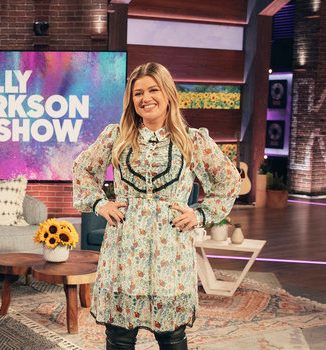 kelly-clarkson-in-topshop-dress-the-kelly-clarkson-show-october-26-2020