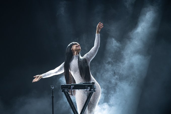 Alicia Keys  Performs “Love Looks Better”  @ The 2020 Billboard Music Awards