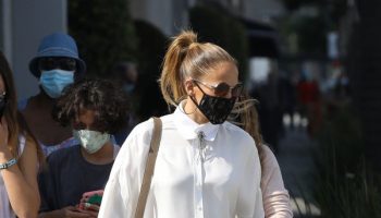 jennifer-lopez-in-brunello-cucinelli-shopping-on-rodeo-drive-with-her-kids