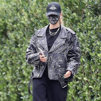hailey-bieber-in-alexander-wang-sweats-out-in-los-angeles