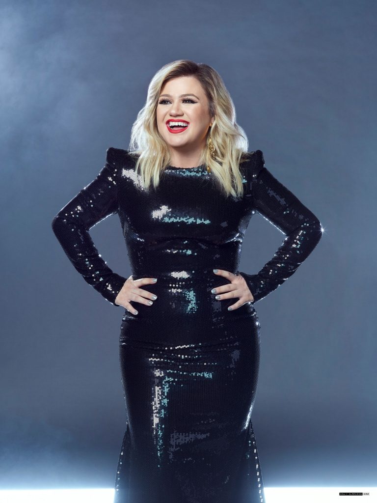 Kelly Clarkson In Black Dress Hosting The 2020 Billboard Music Awards