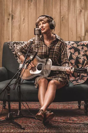 taylor-swift-wore-free-the-people-for-folklore-the-long-pond-studio-sessions
