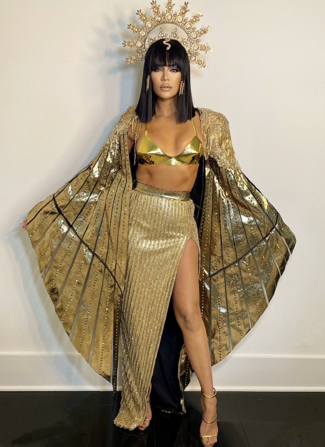 khloe-kardashian-dress-as-cleopatra-for-halloween