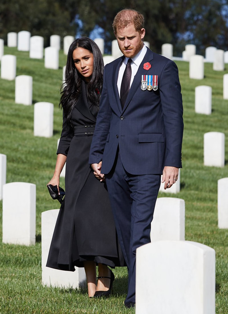meghan-markle-in-brandon-maxwell-coat-out-in-los-angeles-national-cemetery