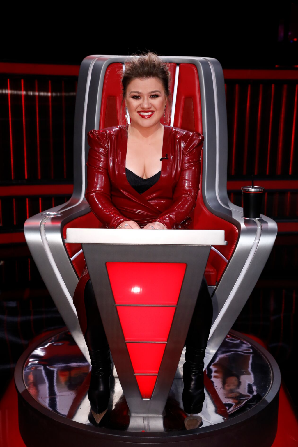Kelly Clarkson Wore Saint Laurent Latex Wrap Dress @ The Voice
