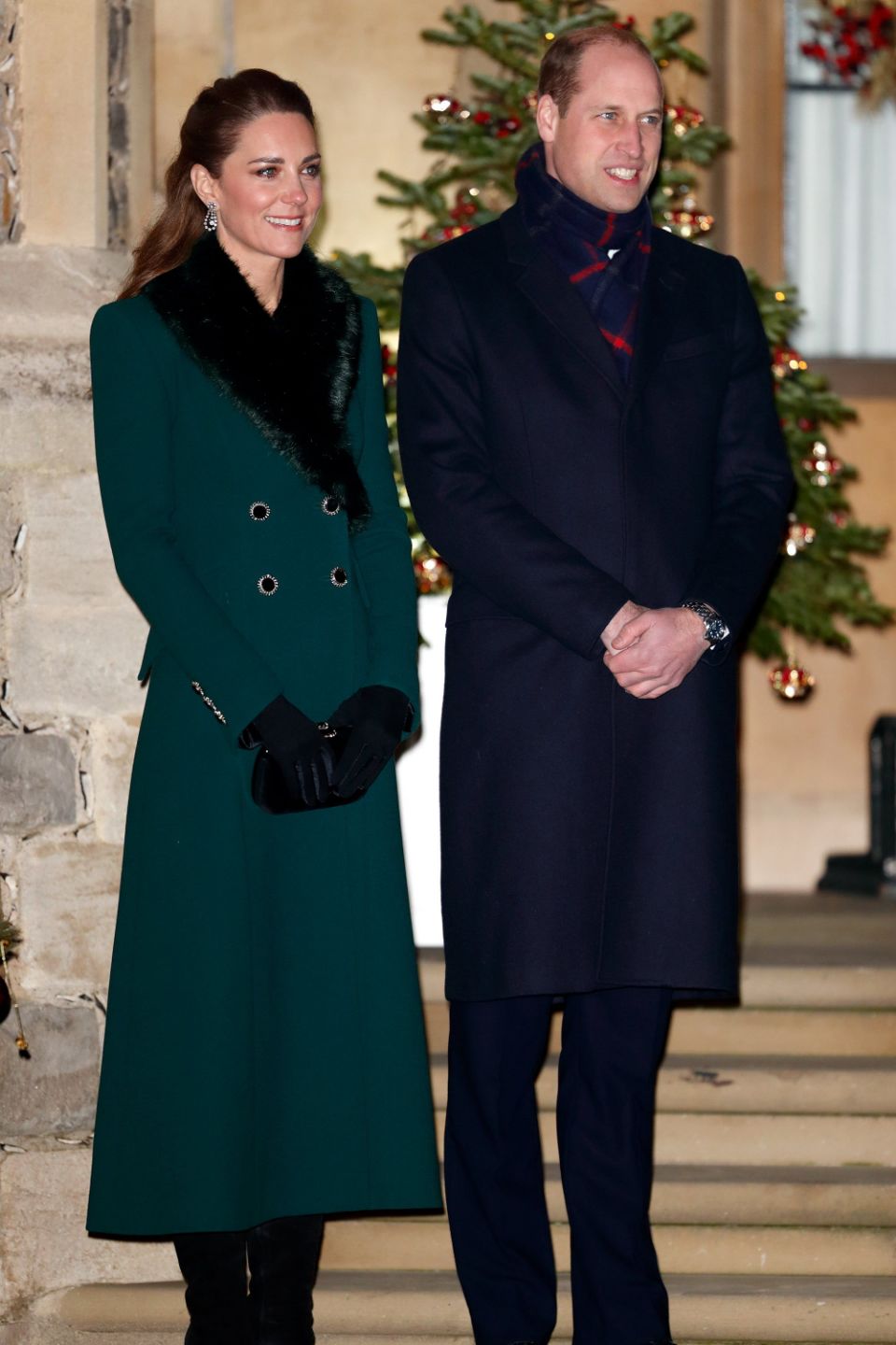kate-middleton-wore-a-green-catherine-walker-coat-royal-train-tour