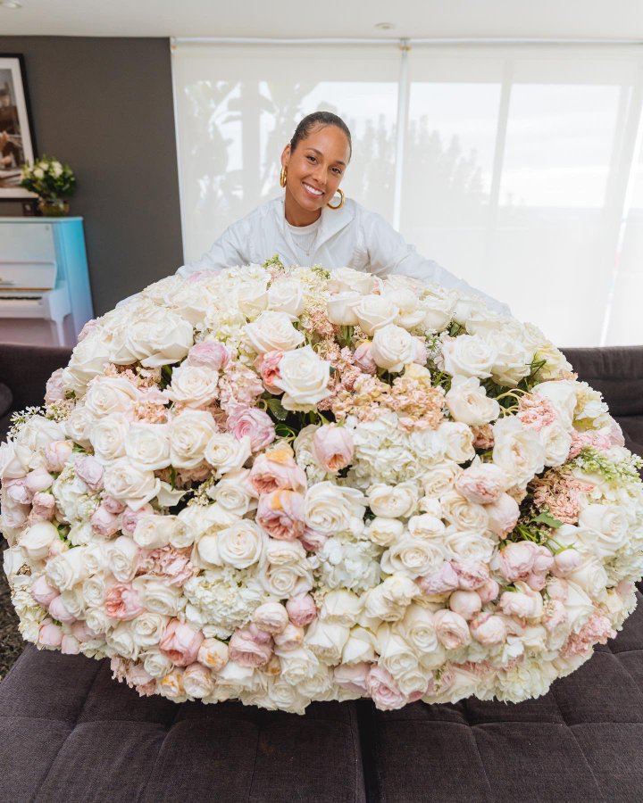 Oprah Sent Alicia Keys Flowers For Her  40th Birthday