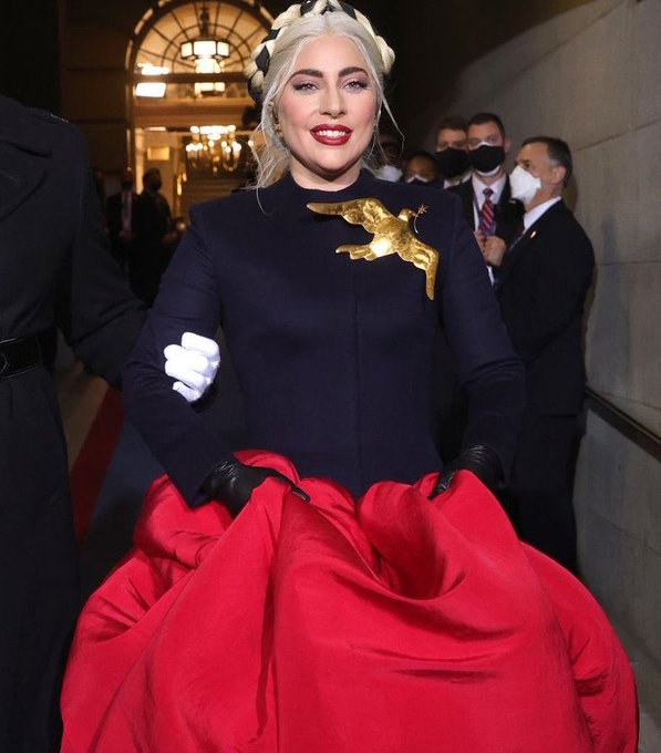 the-message-behind-lady-gagas-statement-brooch-joe-bidens-inauguration-ceremony