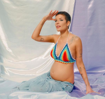Halsey Announces That She Is Pregnant