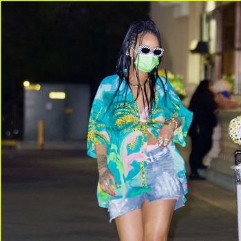 rihanna-grocery-shopping-bristol-farms-in-los-angeles-march-29