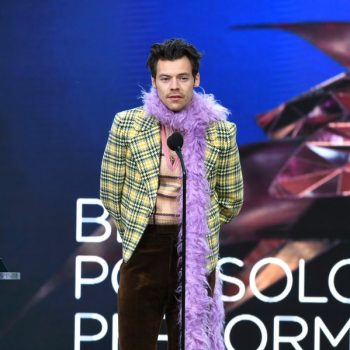harry-styles-wore-gucci-2021-grammy-awards