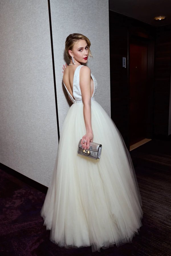Oscars 2021: Maria Bakalova Wears Louis Vuitton Princess Dream Dress – WWD