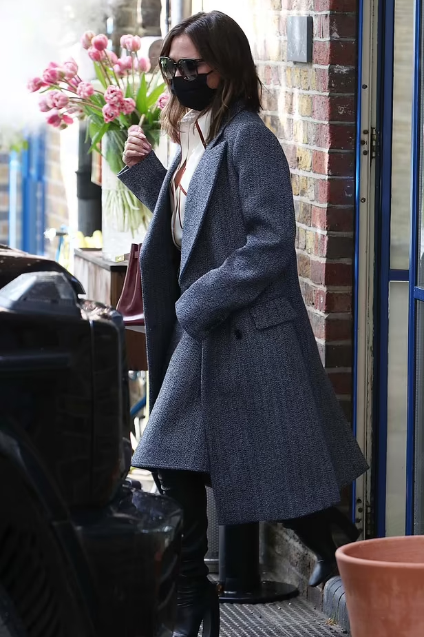 victoria-beckham-in-tweed-coat-the-river-cafe-in-london-may-18-2021