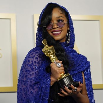 h-e-r-wins-oscar-for-best-original-song-for-fight-for-you-from-judas-the-black-messiah