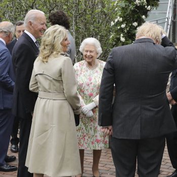 jill-biden-wears-trench-coat-pumps-to-meet-queen-elizabeth-at-g7-summit-reception