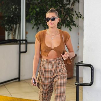 hailey-bieber-wears-jacquemus-crop-top-out-in-los-angeles-july-6-2021