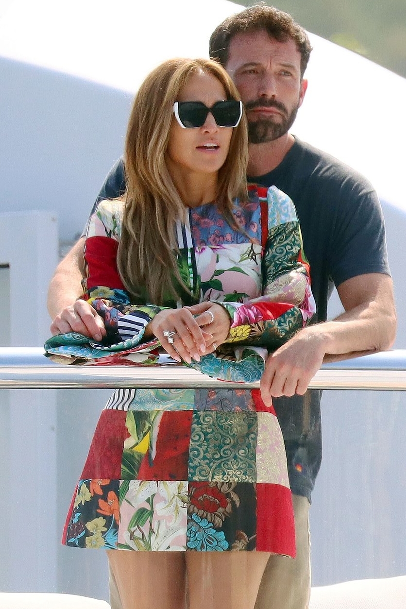 Jennifer Lopez  Wears  Dolce & Gabanna  On a Yacht In St. Tropez