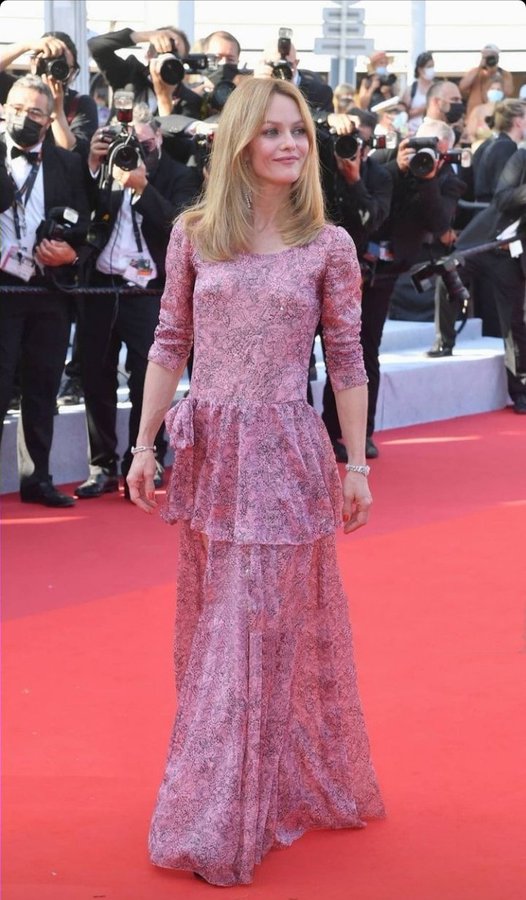 Vanessa Paradis Wore Chanel @  “De Son Vivant (Peaceful)” Cannes Film Festival Screening