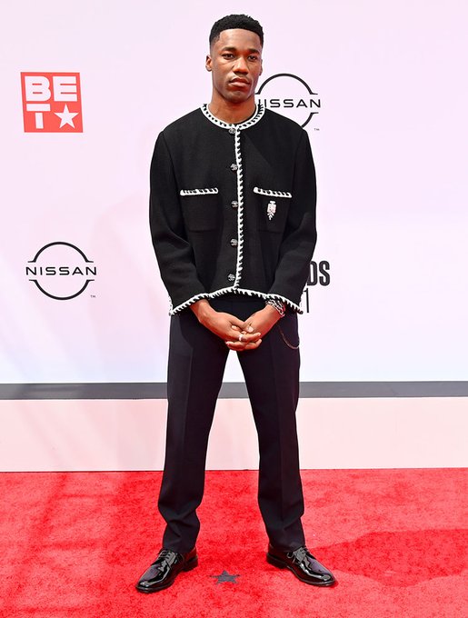 giveon-wears-chanel-2021-bet-awards