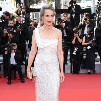 andie-macdowell-wore-atelier-versace-tout-sest-bien-passe-everything-went-fine-cannes-festival-premiere