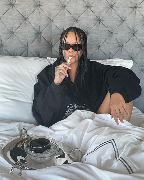 rihanna-celebrates-her-fenty-perfume-selling-out-hours-after-launch-with-caviar-in-bed