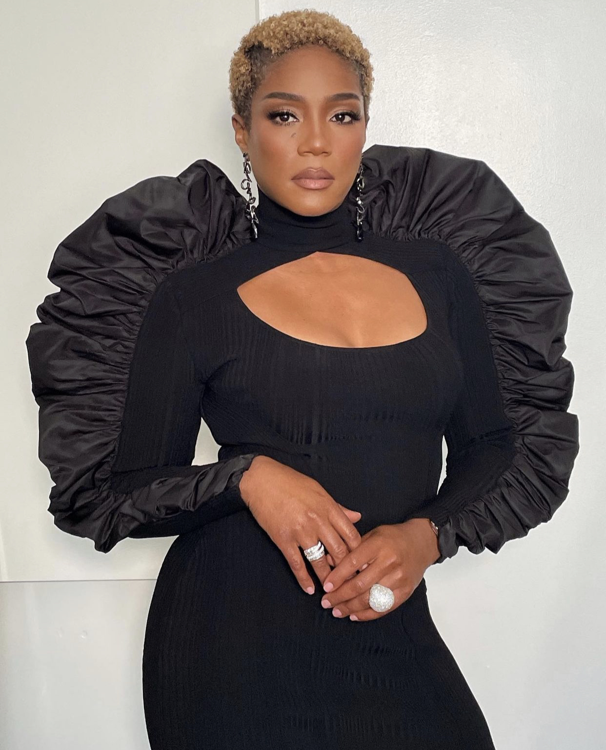 tiffany-haddish-wears-herve-leger-re20-where-friday-night-vibes-styled-by-luxurylaw