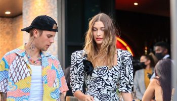hailey-rhode-bieber-and-justin-bieber-out-in-beverly-hills-08-24-2021-17