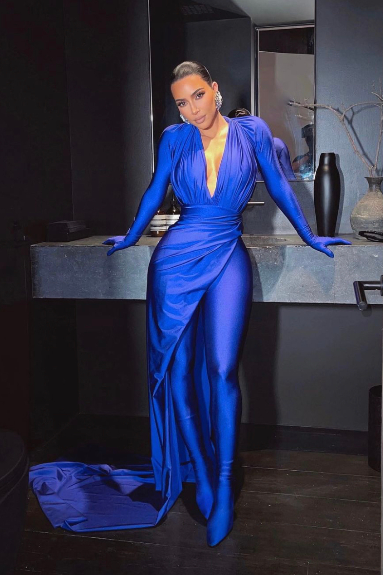 kim-kardashian-wears-blue-balenciaga-outfit-instagram