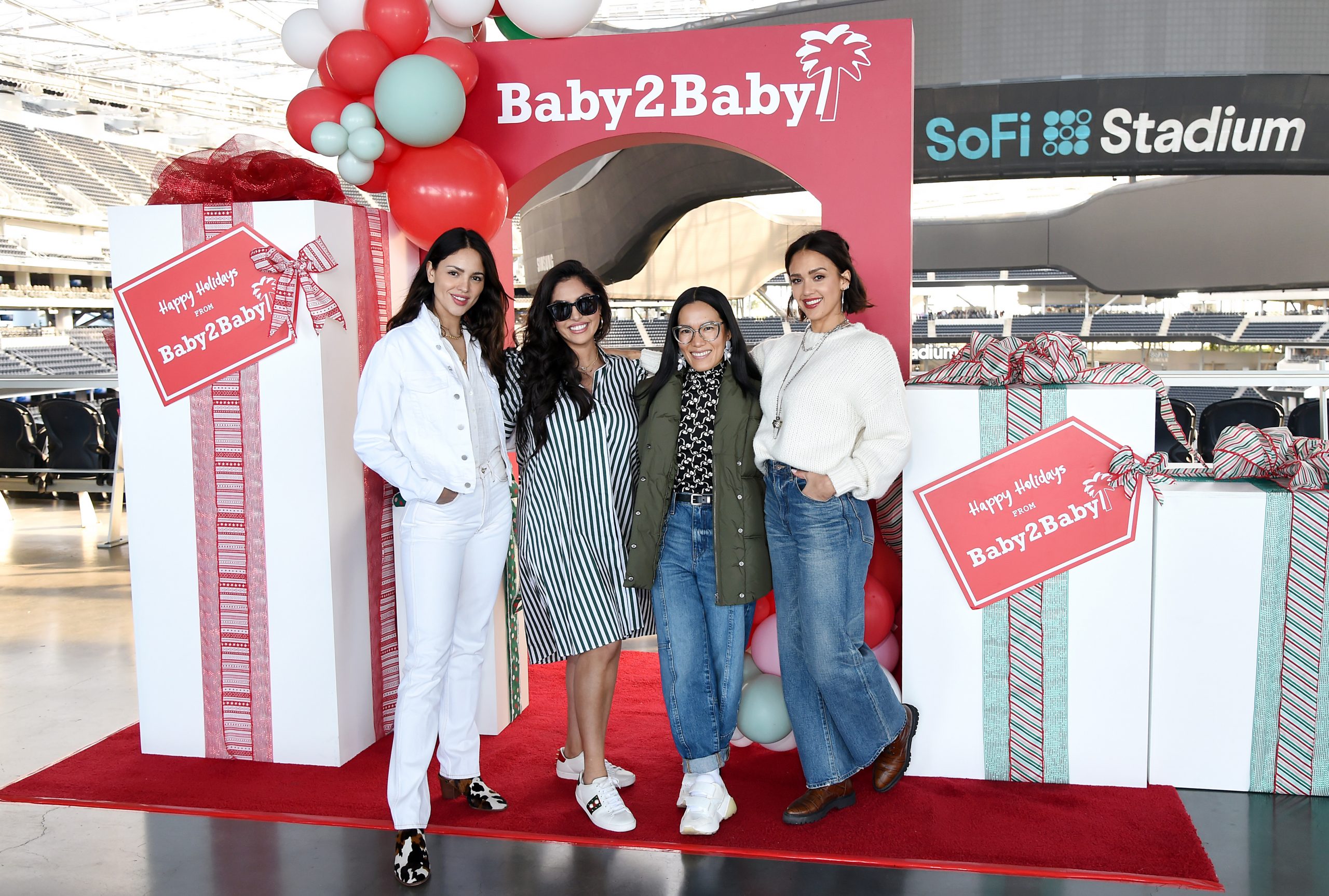 jessica-alba-eiza-gonzales-chrissy-teigen-and-more-join-baby2baby-for-holiday-party