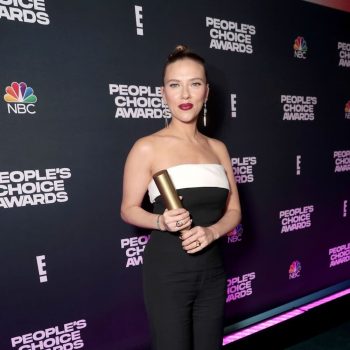 scarlett-johansson-wore-gabriela-hearst-jumpsuit-the-2021-e-peoples-choice-awards-in-california
