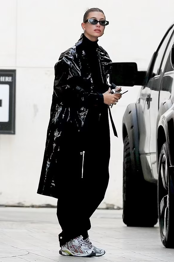 hailey-bieber-wore-isabel-marant-trench-coat-out-in-beverly-hills-january-9-2022
