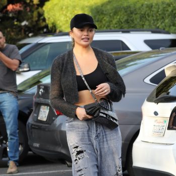 chrissy-teigen-wears-balenciaga-distressed-out-in-jeans-beverly-hills