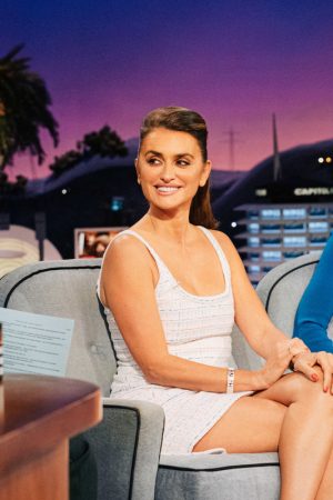 penelope-cruz-wore-chanel-the-late-late-show-with-james-corden-to-promote-the-355