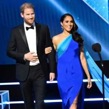 Meghan-Duchess-of-Sussex-Wore-Christopher-John-Rogers-To-The-2022-NAACP-Image-Awards3