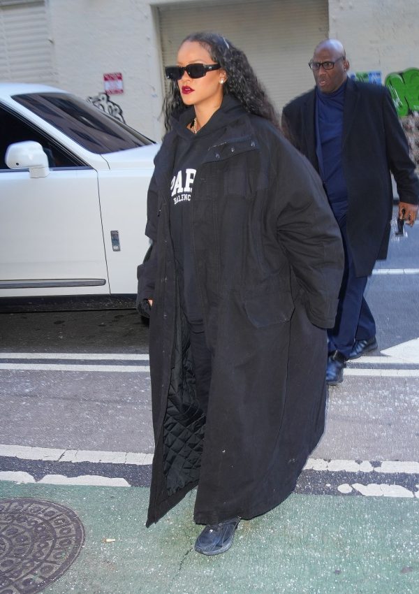 Rihanna wore Black  Balenciaga Sweat Suit Out In  New York City January 21, 2022