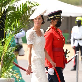 catherine-duchess-of-cambridge-wore-alexander-mcqueen-dress-philip-treacy-hat-military-academy-parade-in-jamaica