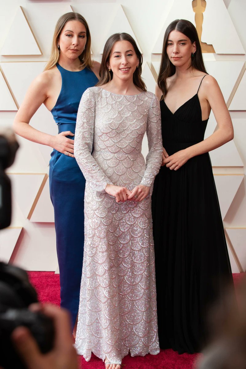 HAIM wore  Louis Vuitton  @ 2022 Oscars