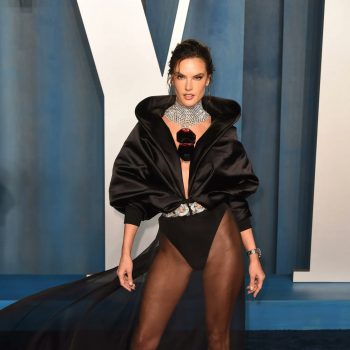 alessandra-ambrosio-wore-stephane-rolland-couture-2022-vanity-fair-oscar-party
