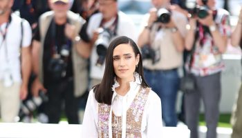 jennifer-connelly-wore-louis-vuitton-cannes-film-festival-photocall