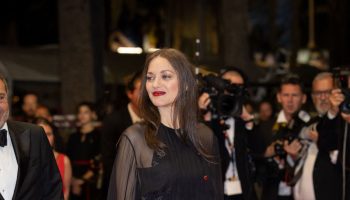 marion-cotillard-wore-chanel-brother-and-sister-frere-et-soeur-cannes-screening-