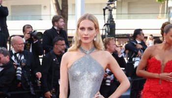 poppy-delevingne-wore-dolce-gabbana-three-thousand-years-of-longing-trois-mille-ans-a-tattendre-cannes-screening