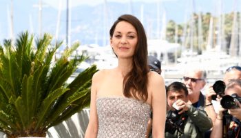 marion-cotillard-wore-chanel-couture-brother-and-sister-frere-et-soeur-cannes-photocall
