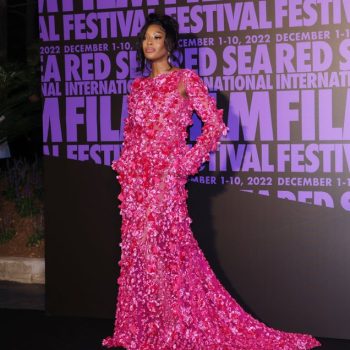 naomi-campbell-wore-valentino-women-in-cinema-dinner-hosted-by-the-red-sea-international-film-festival