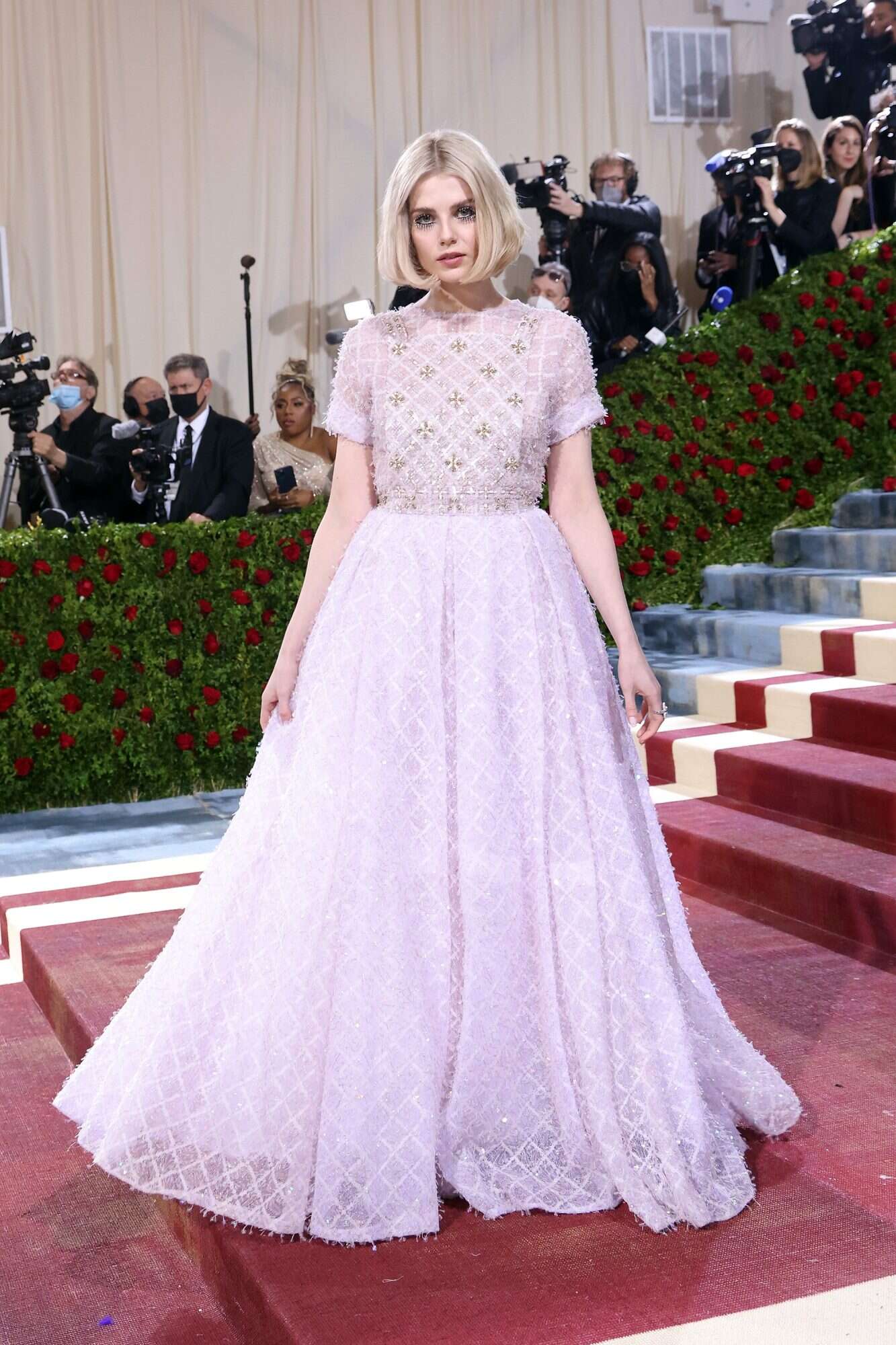 lucy-boynton-wore-pale-pink-chanel-haute-couture-met-gala-2022