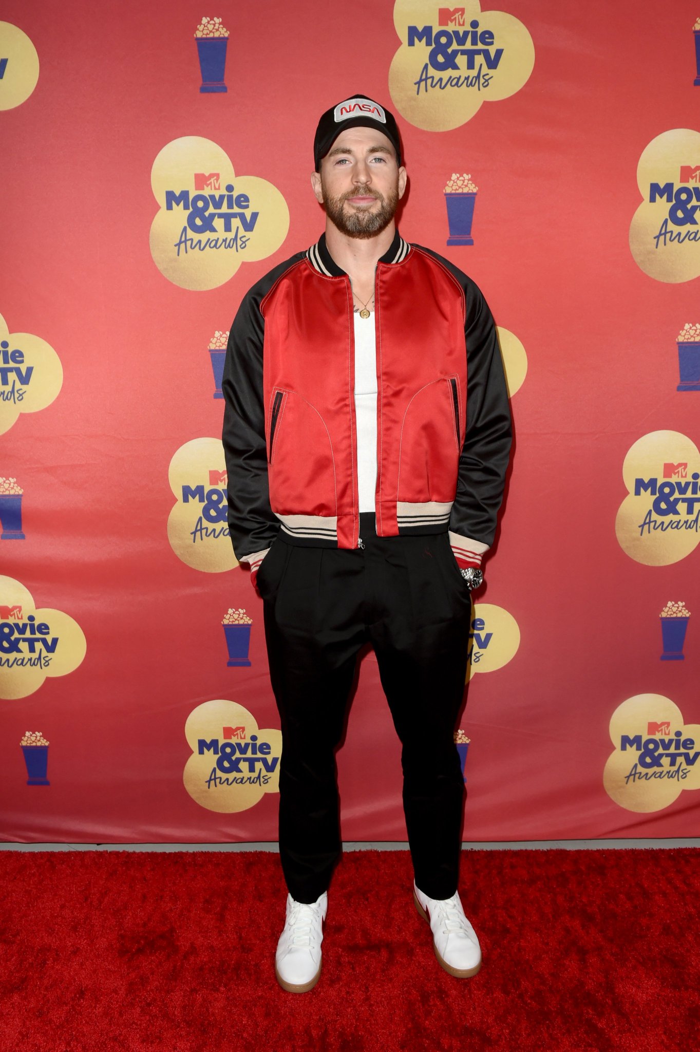Chris Evans wore  Levi’s jacket @  2022 MTV Movie & TV Awards