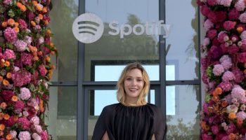 elizabeth-olsen-spotify-hosts-an-intimate-evening-of-music-and-culture-in-cannes-06-20-2022-3