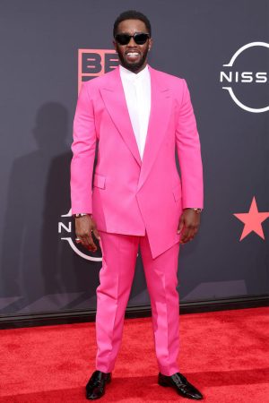 sean-diddy-combs-wore-a-hot-pink-suit-2022-bet-awards