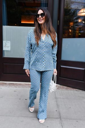 olivia-munn-wears-print-suit-the-greenwich-hotel-in-new-york-city-06-25-2022