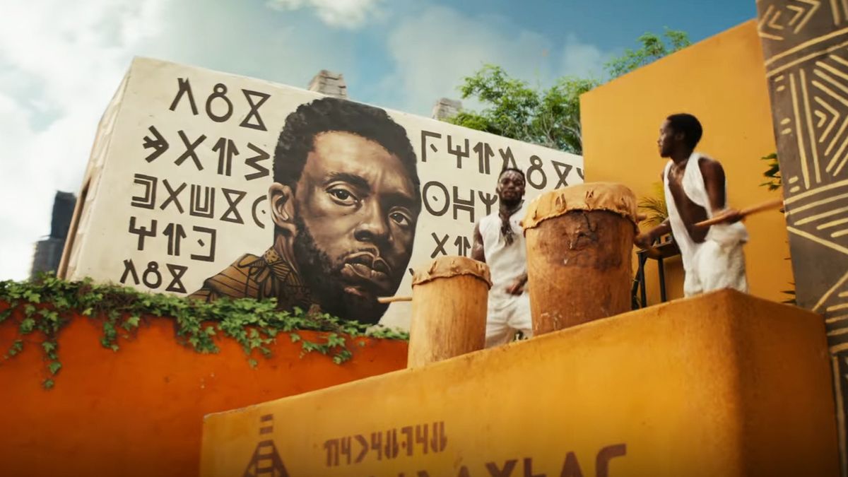 a-mural-of-chadwick-bosemans-tchalla-in-black-panther-wakanda-forever